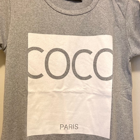 IT’S HERE!! 🛍 GREY COCO TSHIRT - Picture 8 of 9